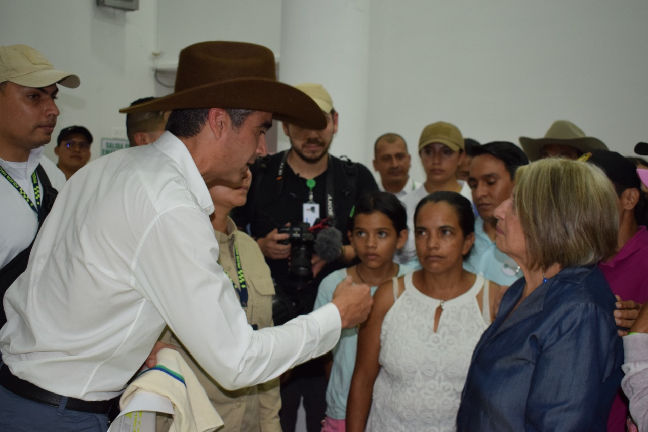 Presidente, Hernando Chica y Ministra de Agricultura Cecilia López