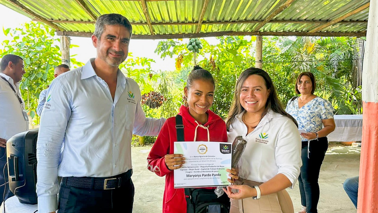 Presidente del Banco Agrario llegó a Caimito (Sucre)  