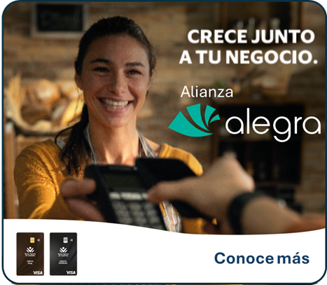 Mujer sonriendo con datáfono