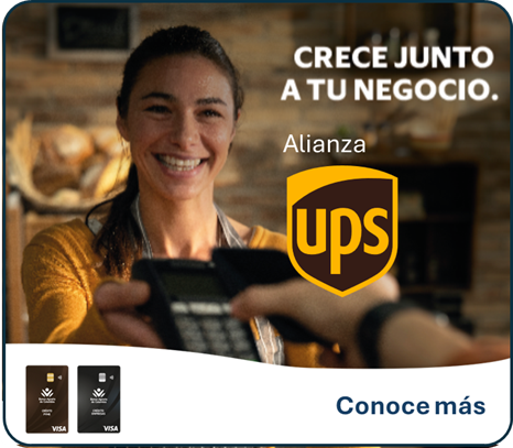 Mujer sonriendo con datáfono