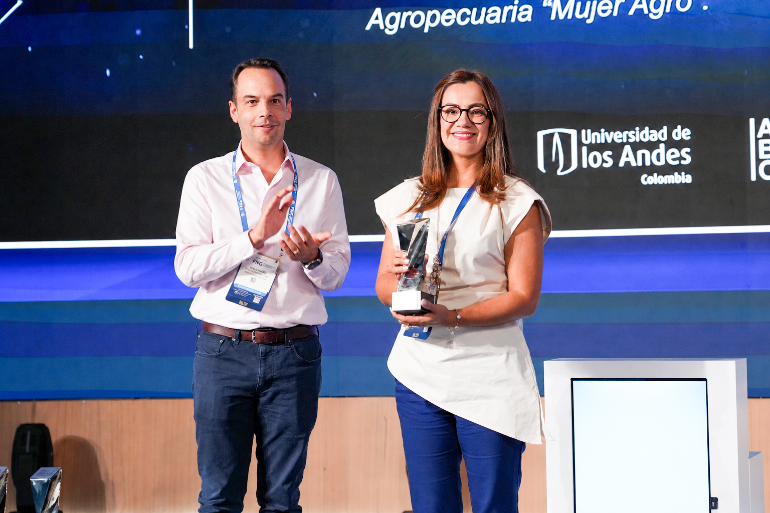 Premio tarjeta de crédito Mujer Agro 